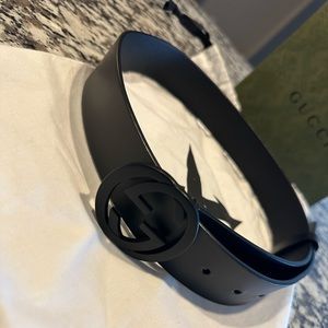 gucci leather belt with interlocking G
